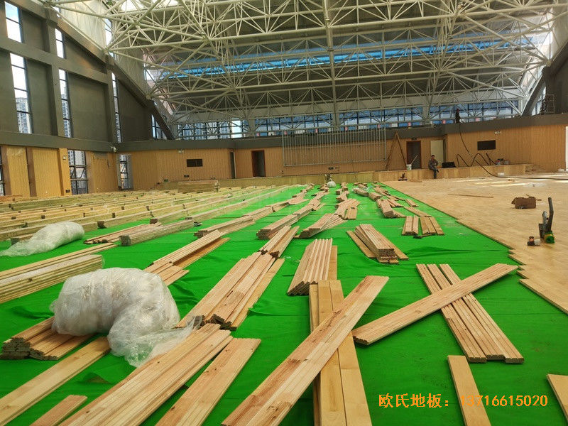 湖南楊山實驗中學體育館運動木地板施工案例2