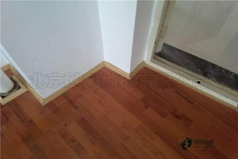室內(nèi)運(yùn)動(dòng)木地板養(yǎng)護(hù)六項(xiàng)法則