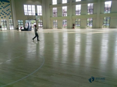 運動木地板漆面如何養(yǎng)護