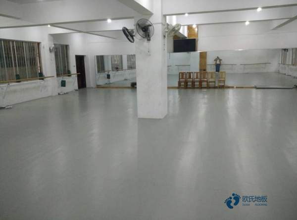 運(yùn)動(dòng)木地板施工遇到的趣事