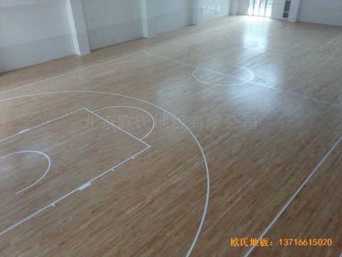 河南洛陽(yáng)伊水小學(xué)籃球館體育木地板安