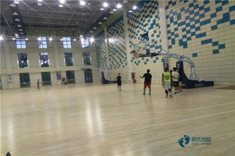 運(yùn)動場館木地板保養(yǎng)價格